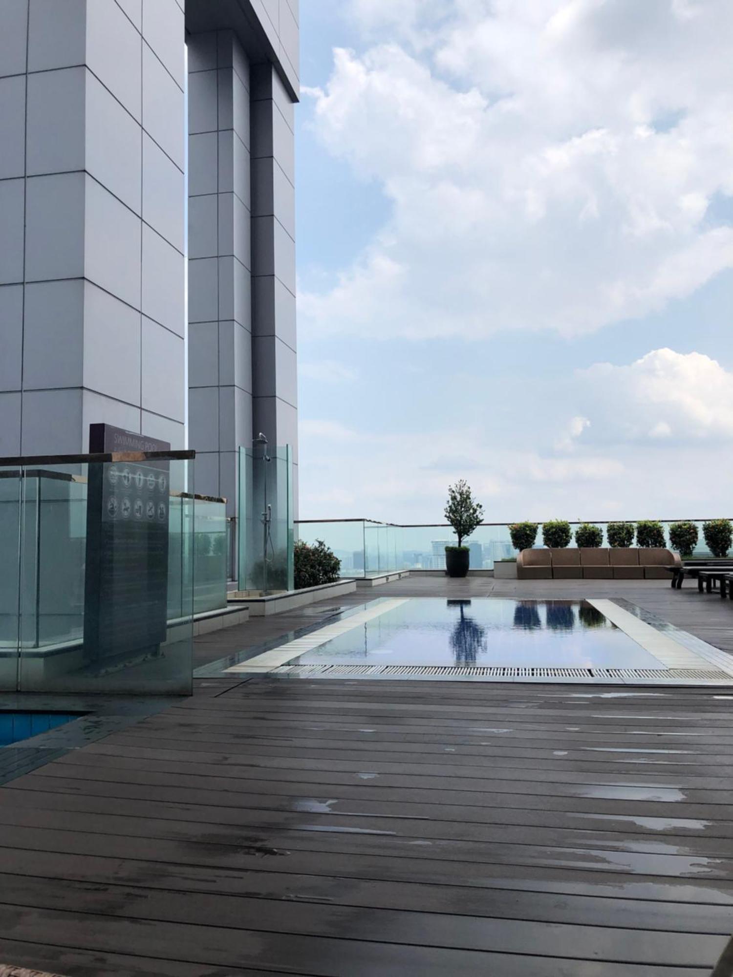 Amazing Pool By Platinum Suites Klcc Kuala Lumpur Eksteriør billede